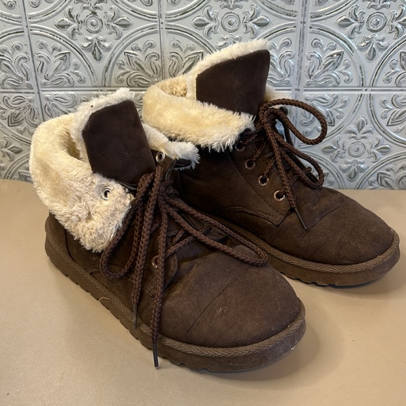 Sport Fashion Suede Leather Tan Faux Fur Ankle Winter Boots Womens size 37 US 6 - Picture 2 of 4